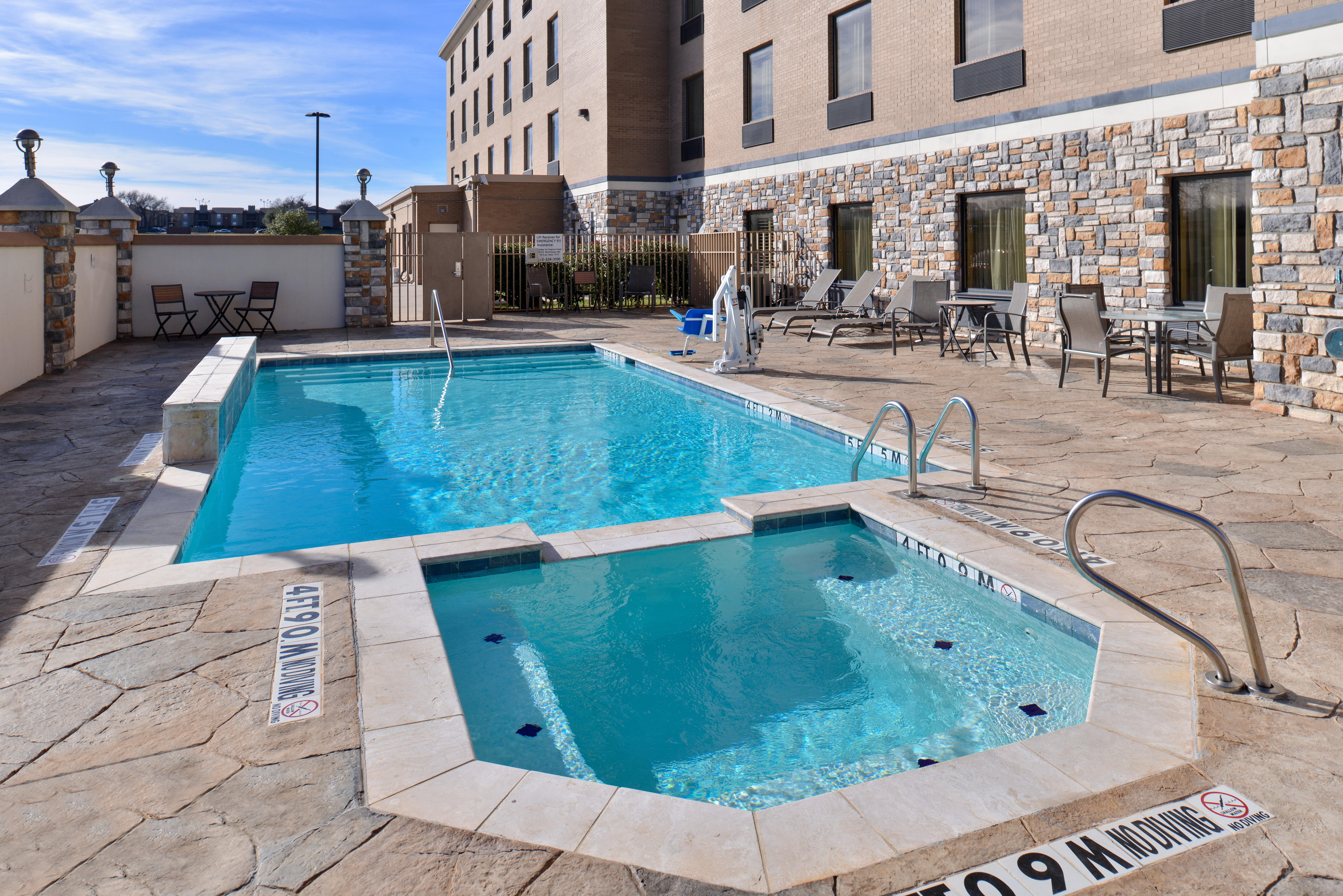 Hotel Express & Dallas South - By Ihg