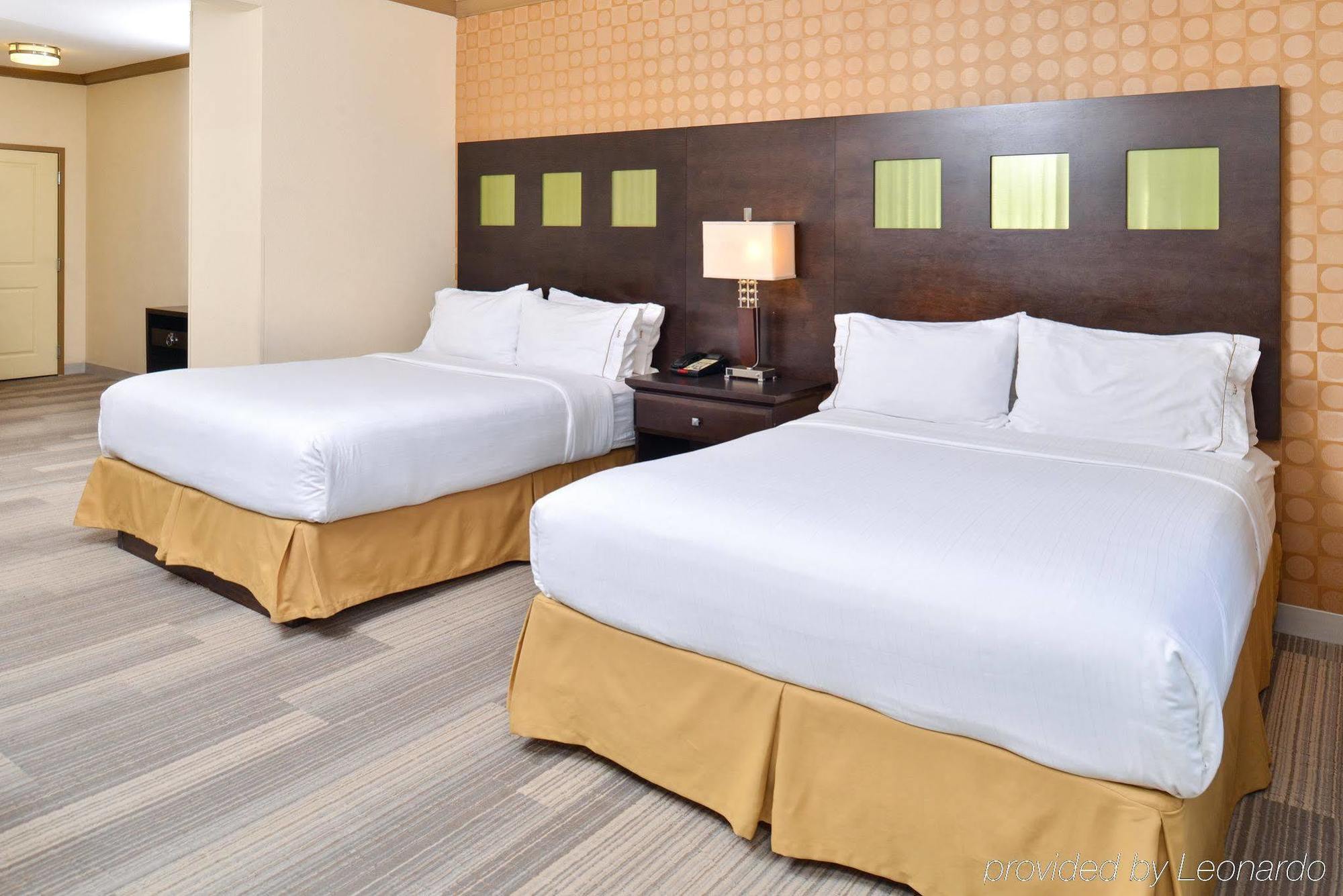 Hotel Express & Dallas South - By Ihg