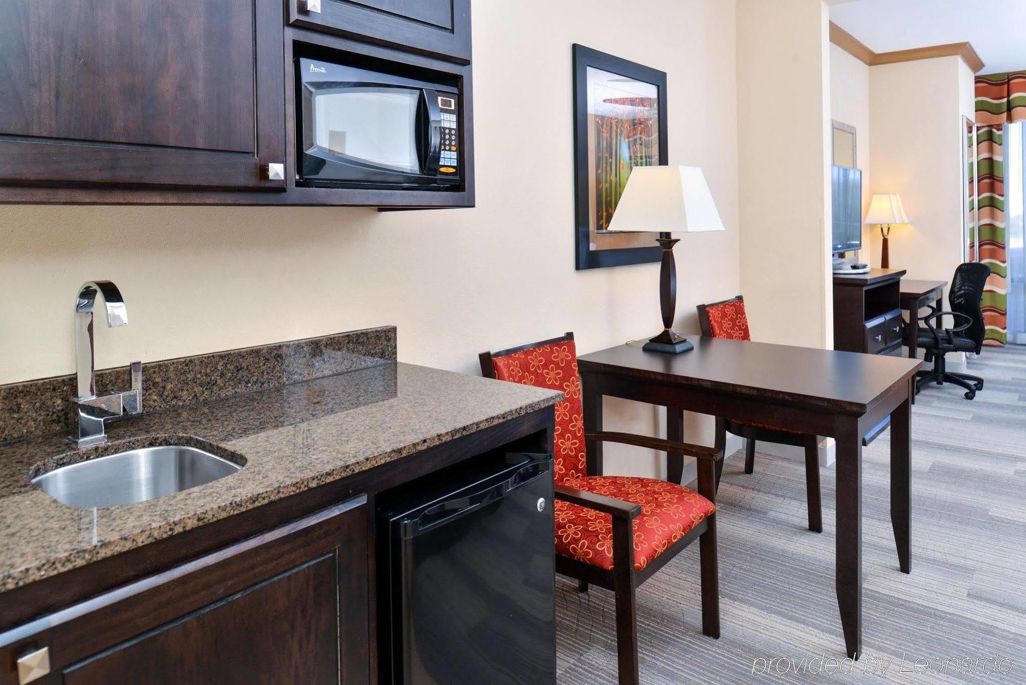 Express & Dallas South - By Ihg