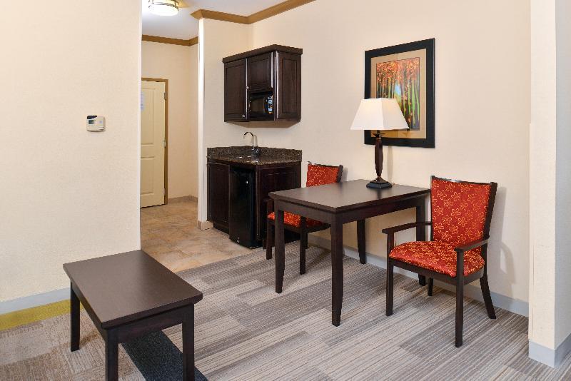 Express & Dallas South - By Ihg DeSoto